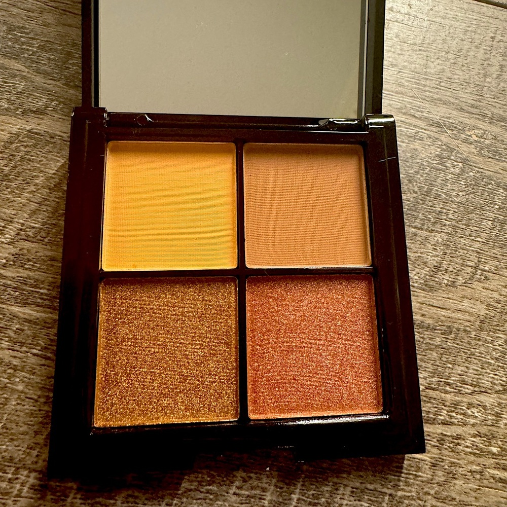 Phase Zero Santorini eyeshadow palette
